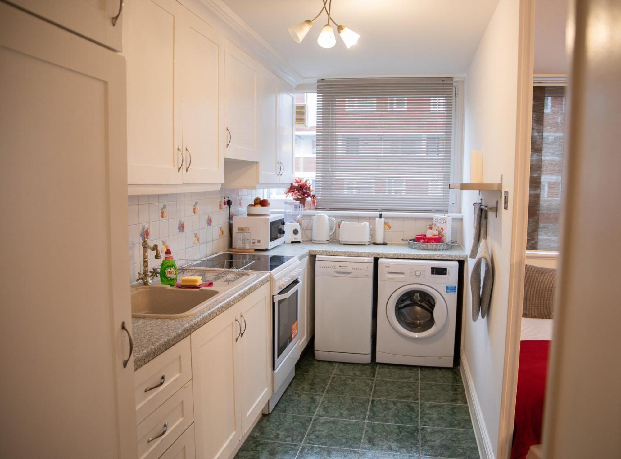 Bright And Spacious One Bedroom Apparment, Free Parking ロンドン エクステリア 写真