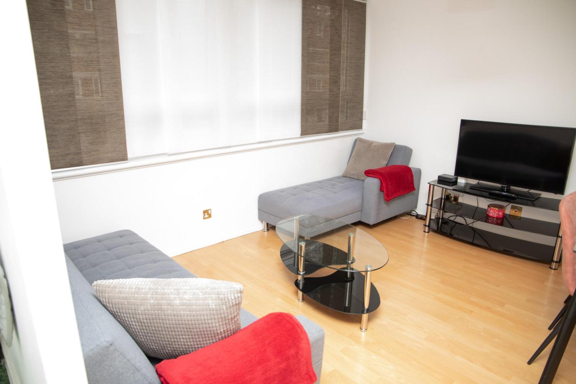 Bright And Spacious One Bedroom Apparment, Free Parking ロンドン エクステリア 写真