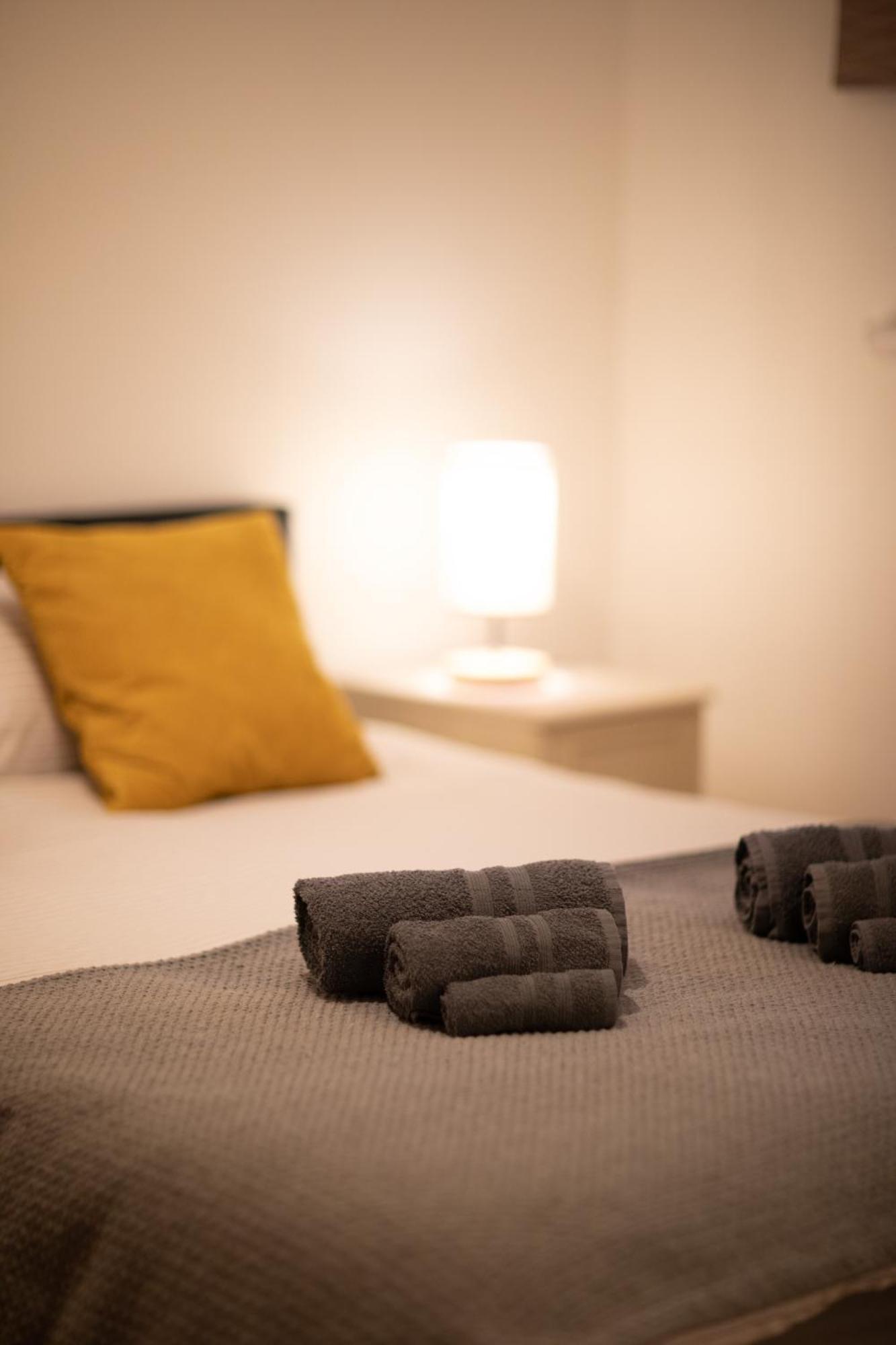 Bright And Spacious One Bedroom Apparment, Free Parking ロンドン エクステリア 写真