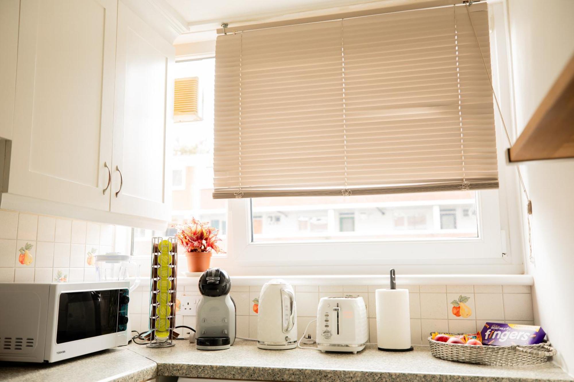Bright And Spacious One Bedroom Apparment, Free Parking ロンドン エクステリア 写真
