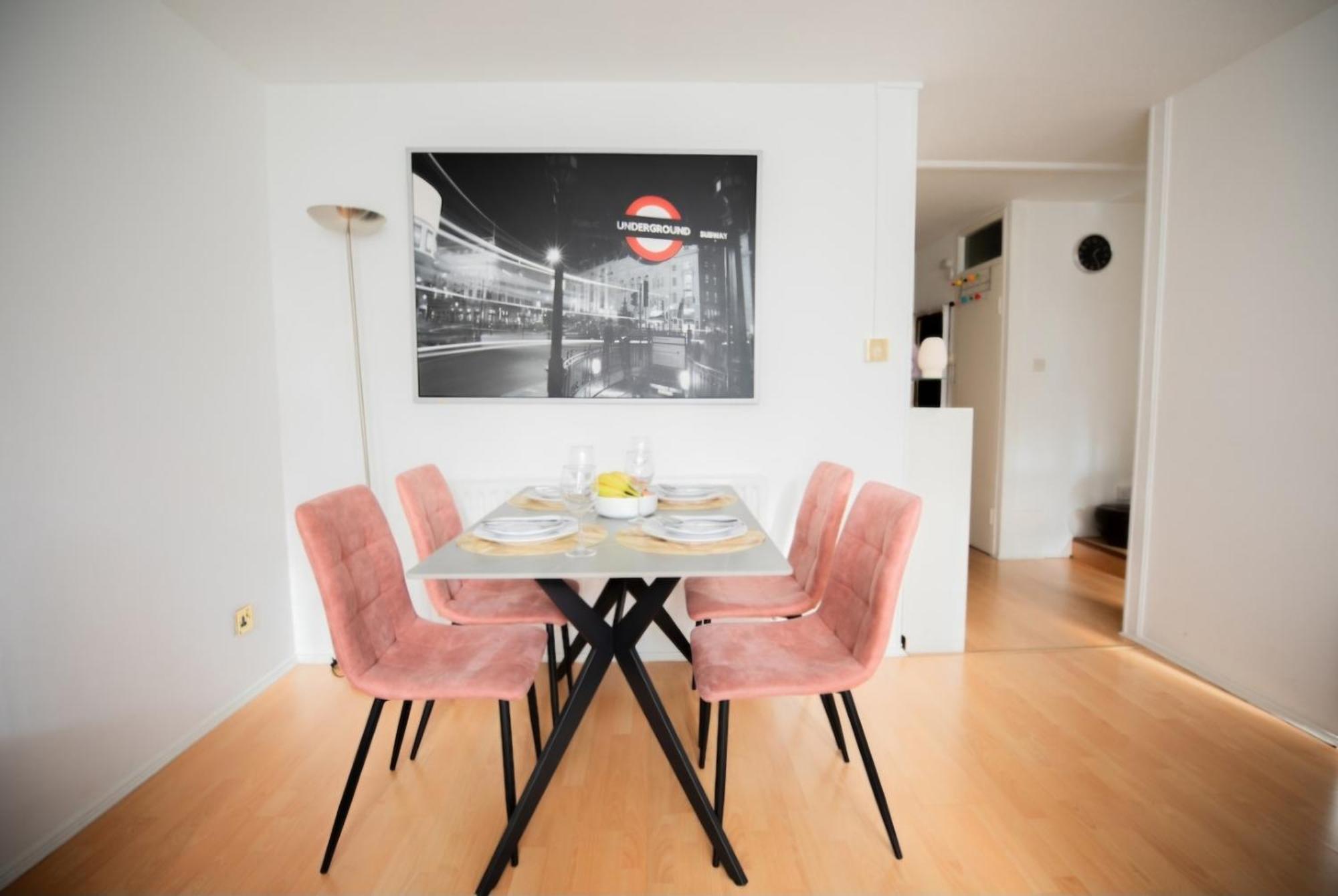 Bright And Spacious One Bedroom Apparment, Free Parking ロンドン エクステリア 写真